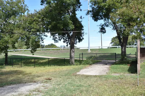 3933 Lawnview Avenue, Dallas, TX 75227