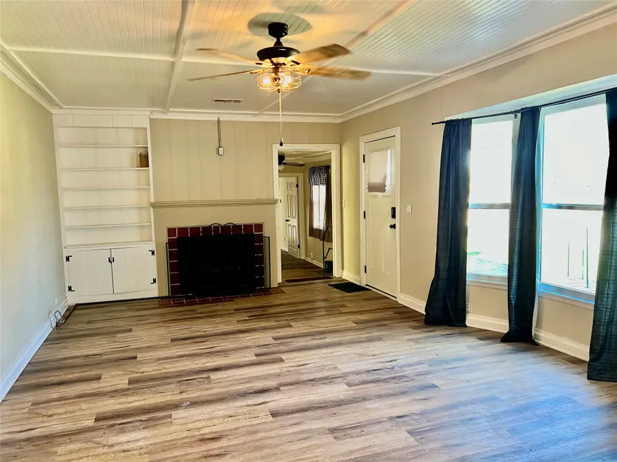 603 W Cedar Street, Nocona, TX 76255 - #2