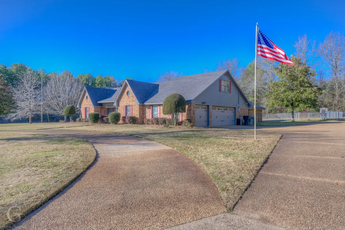 111 White Road, Frierson, LA 71027 - #1