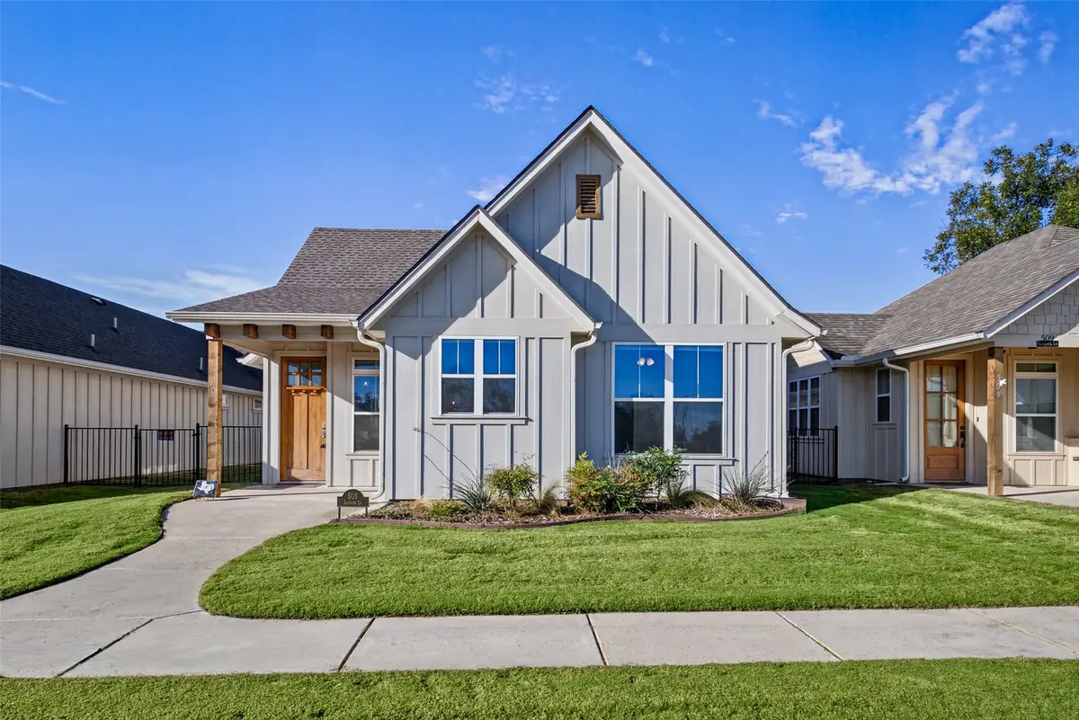 505 Eastpark Lane, Granbury, TX 76049 - #1