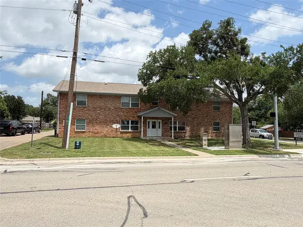 2266 W Oak Street, Denton, TX 76201