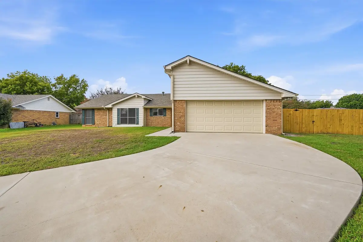 2110 Oak Creek Circle, Sherman, TX 75092 - #1
