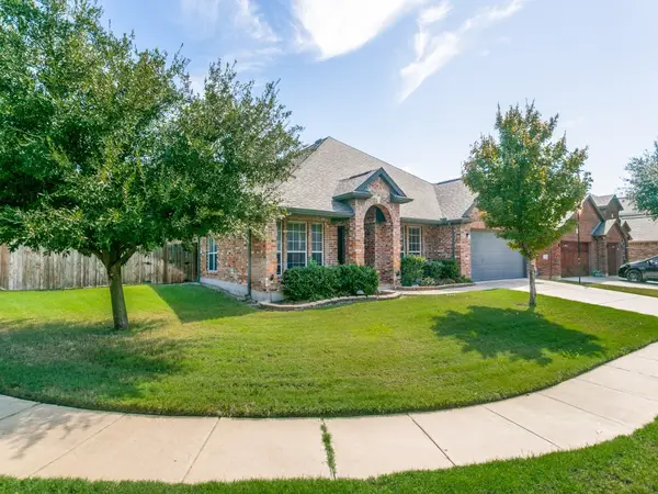 10132 Ash Creek Lane, Fort Worth, TX 76177
