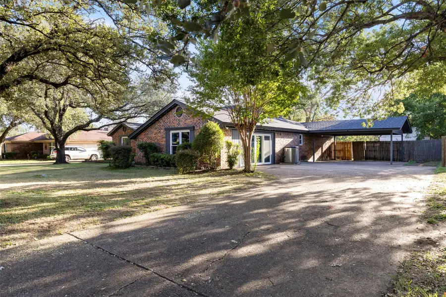900 Stonelake Drive, Cleburne, TX 76033 - #2