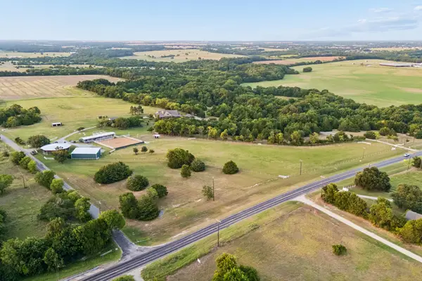 122 Lovers Leap Lane, Van Alstyne, TX 75495