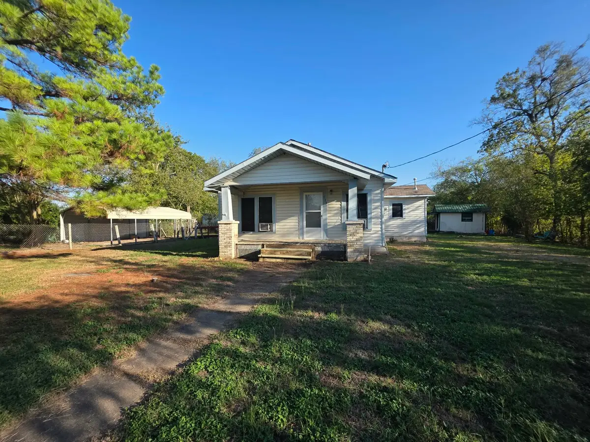 713 W Fannin, Mexia, TX 76667 - #1