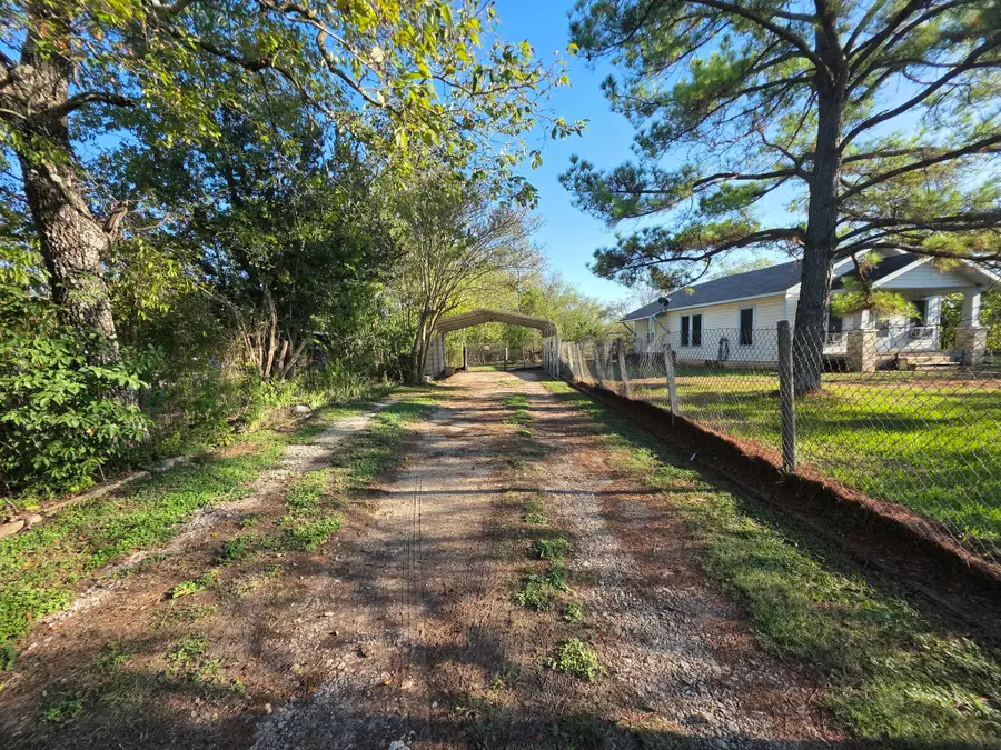 713 W Fannin, Mexia, TX 76667 - #2