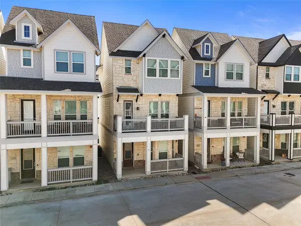 220 Lanyard Drive, Lewisville, TX 75057