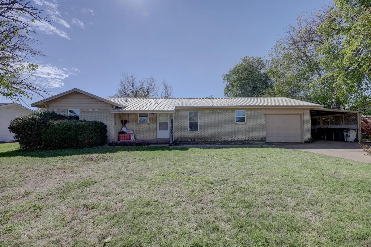 901 Elizabeth Boulevard, Granbury, TX 76048 - #1
