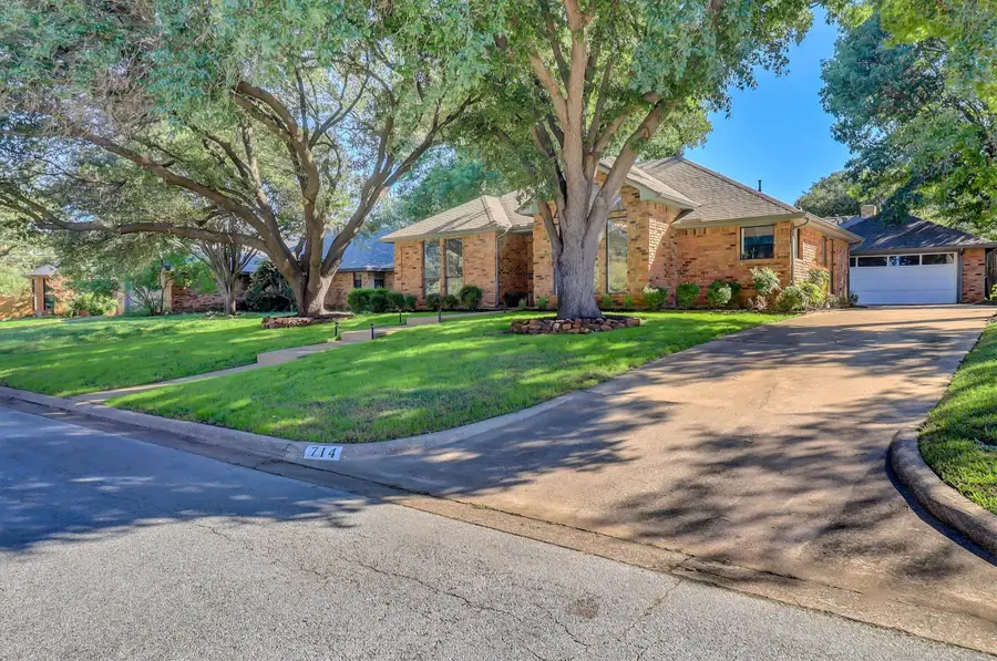 714 Highview Lane, Grapevine, TX 76051 - #3