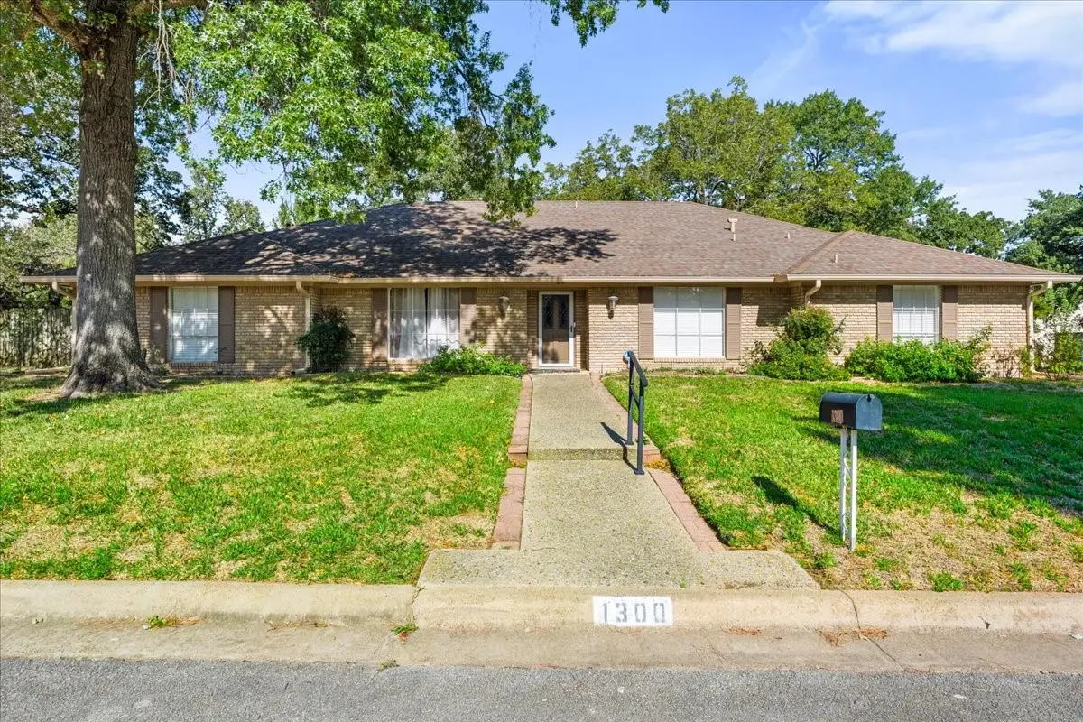 1300 Lexington Drive, Corsicana, TX 75110 - #1