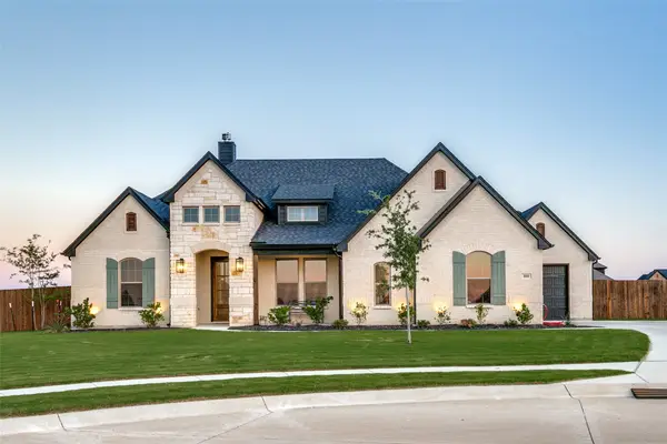 101 Grey Wolf Court, Godley, TX 76044