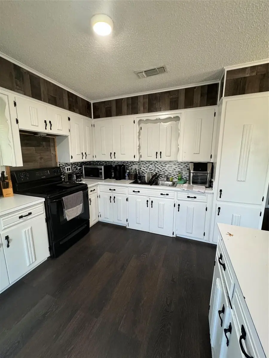 715 W Monterey Street, Denison, TX 75020 - #3