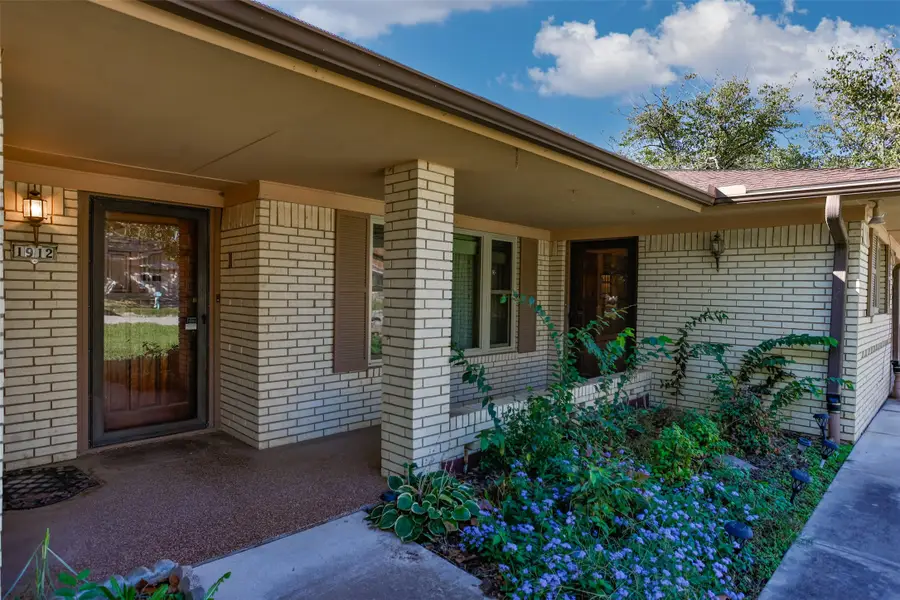 1912 Cypress Court, Gainesville, TX 76240 - #3