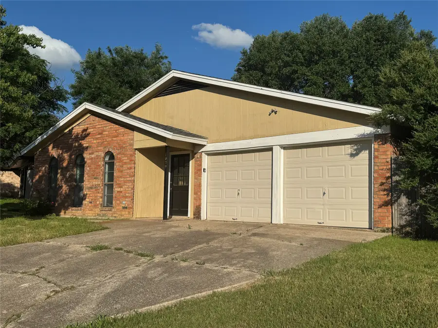 1029 Fox River Lane, Fort Worth, TX 76120 - #2