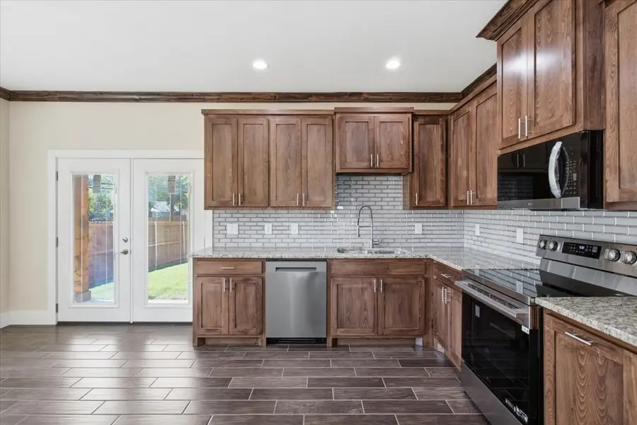 116 S Cleveland Avenue, Sherman, TX 75090 - #3