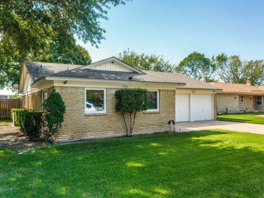 2912 Linden Lea, Irving, TX 75061 - #2