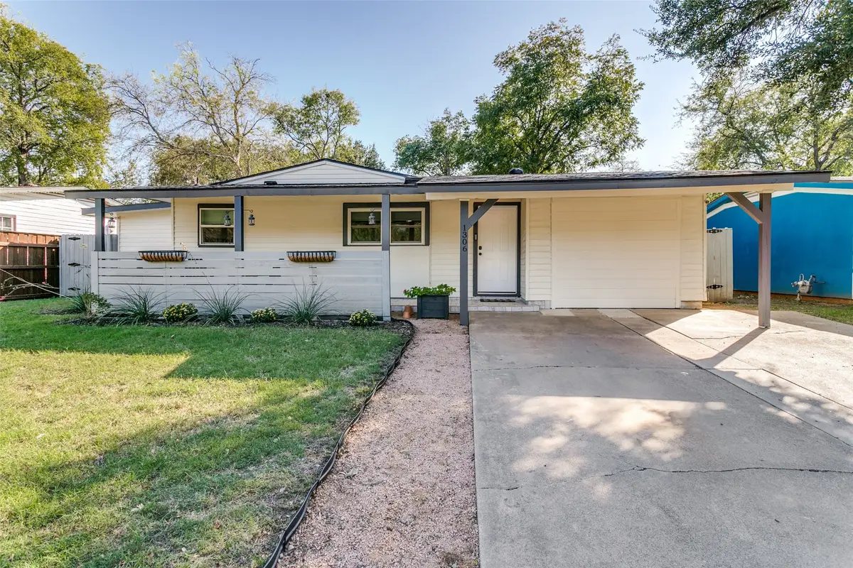 1306 E Lovers Lane, Arlington, TX 76010 - #1