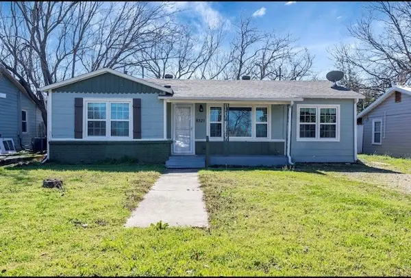 8521 Pemberton Court, White Settlement, TX 76108