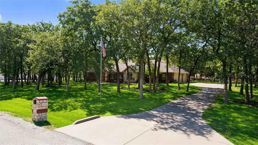 6104 Temple Oaks Court, Granbury, TX 76049 - #3