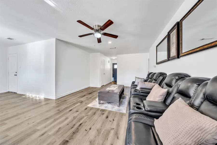 521 Ann Lois Lane, Burleson, TX 76028 - #3