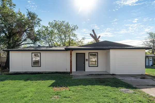 2201 Carruthers Drive, Fort Worth, TX 76112