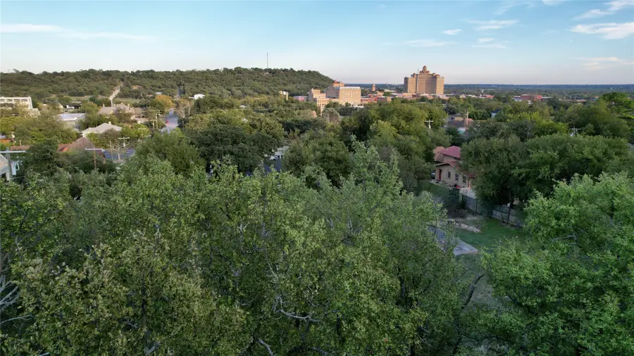 609 NW 6th Street, Mineral Wells, TX 76067 - #2