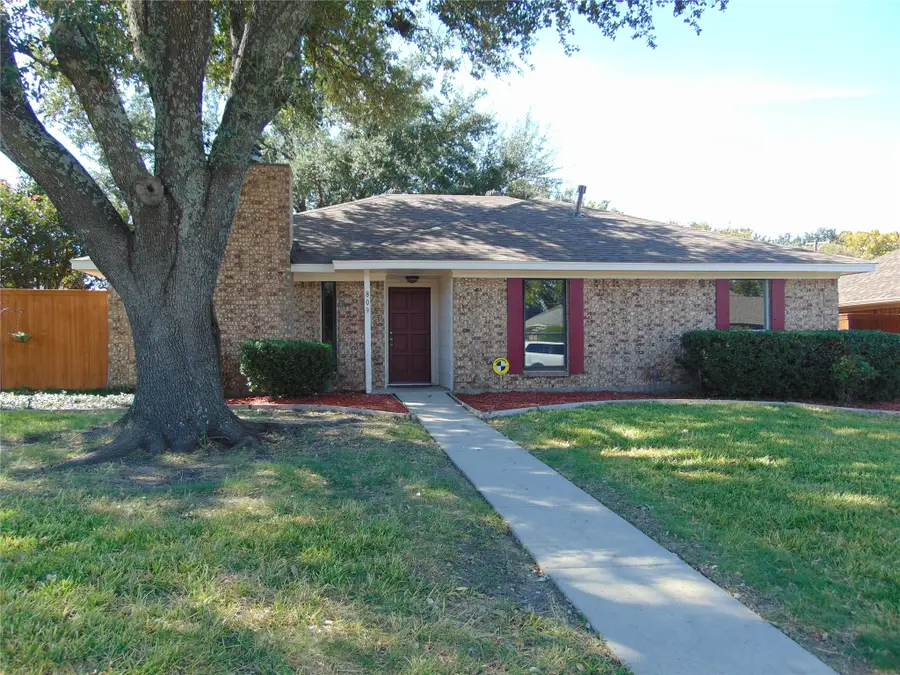 809 Broadmoor Drive, Mesquite, TX 75149 - #2