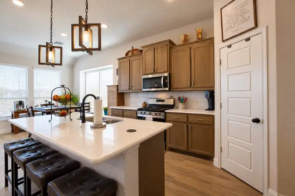 1432 Fox Glen Trail, Crowley, TX 76036