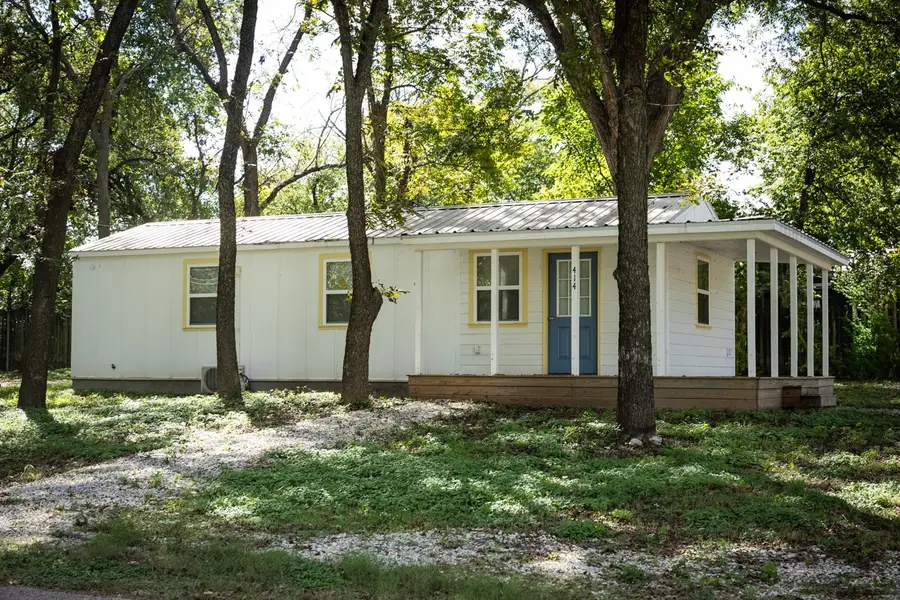 414 N Avenue F, Clifton, TX 76634 - #2