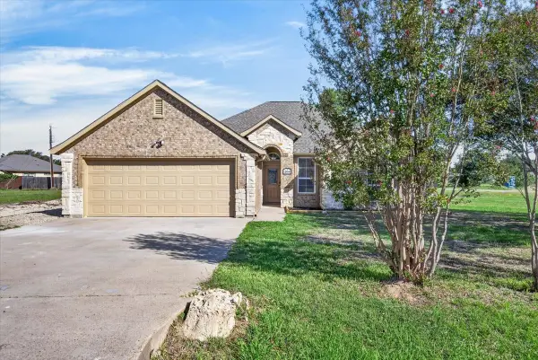 204 Bounding Main Street, Gun Barrel City, TX 75156