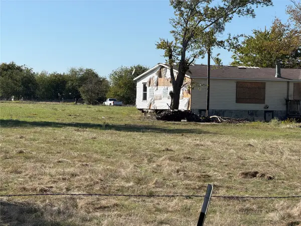 9601 1st Street, Joshua, TX 76058