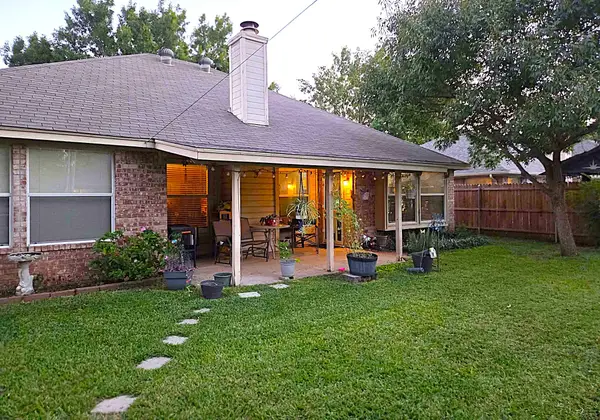 720 Lisa Street, Burleson, TX 76028