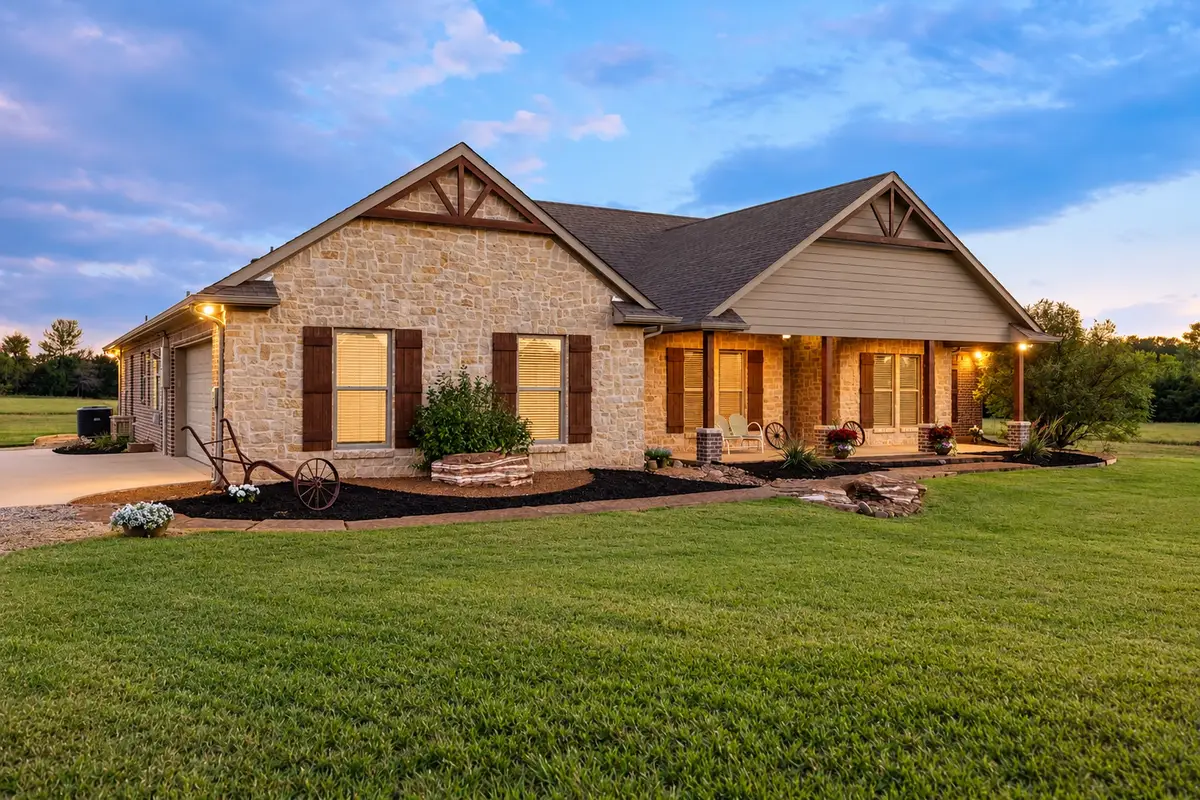 516 Spring Town Road, Van Alstyne, TX 75495 - #1