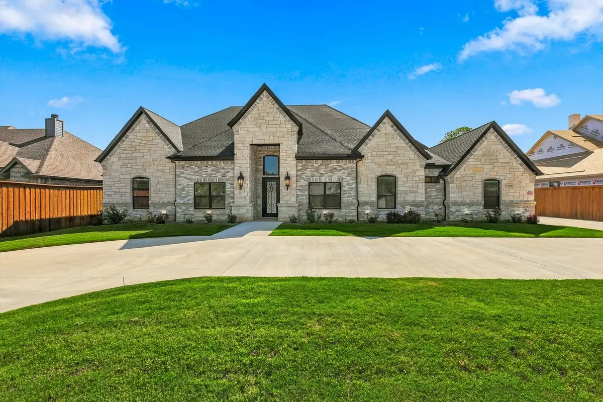 5200 Waterview Drive, Arlington, TX 76016 - #1