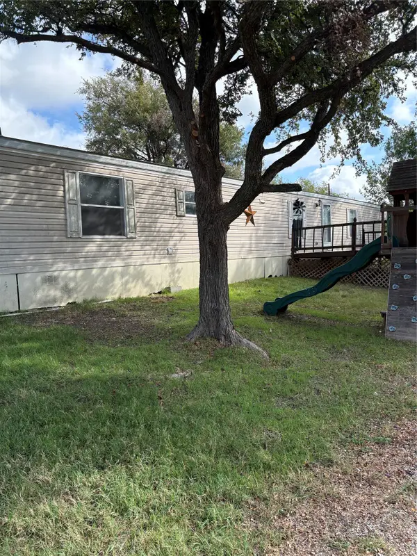 203 S Mountain Ridge, Cresson, TX 76035