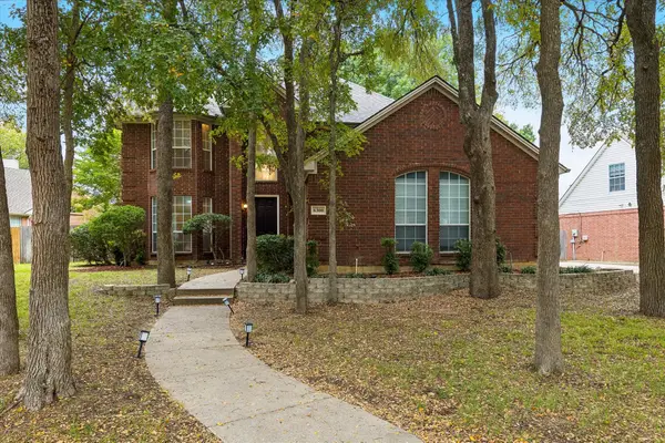 6300 Fox Hunt Drive, Arlington, TX 76001