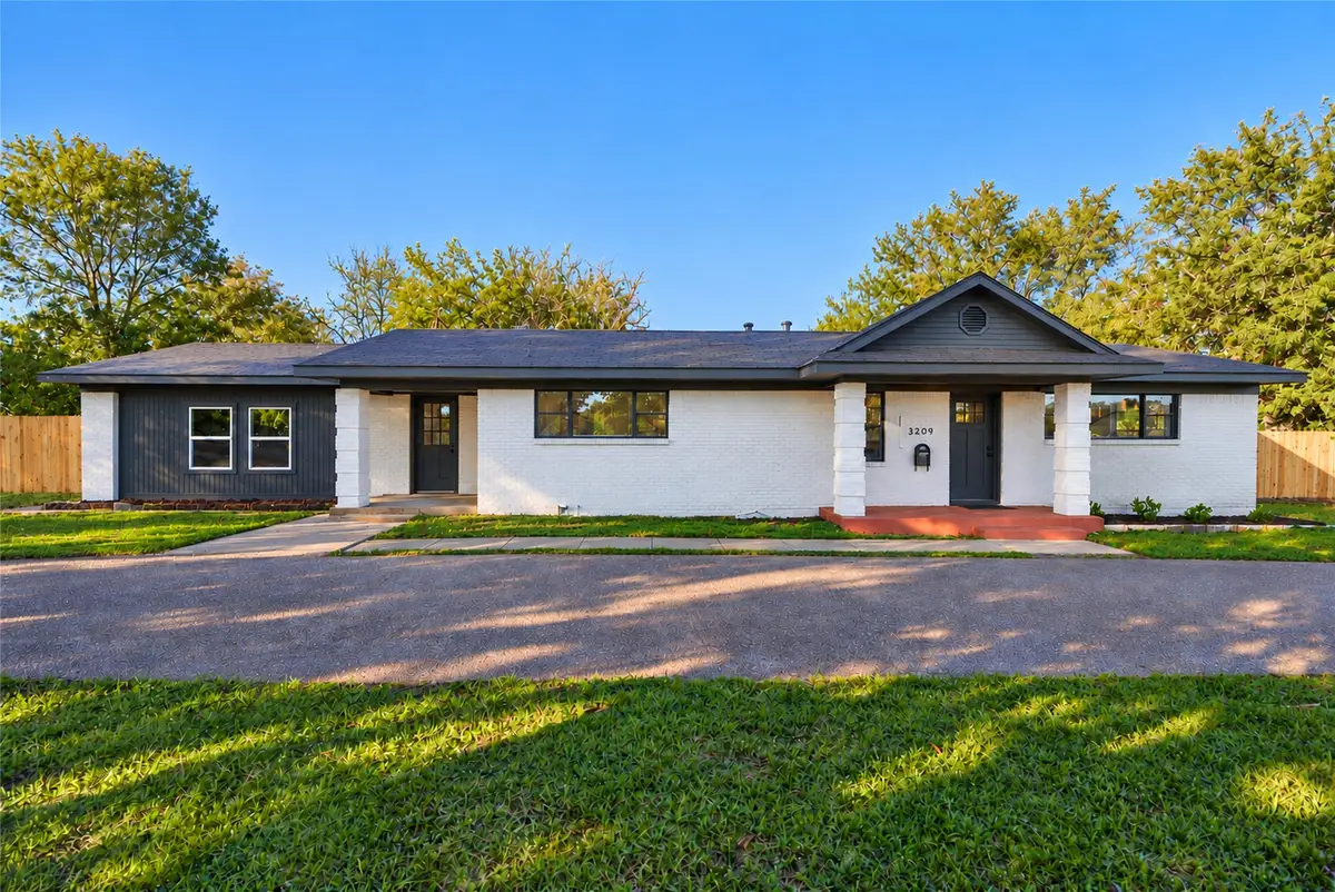 3209 Lakeshore Drive, Weatherford, TX 76087 - #1