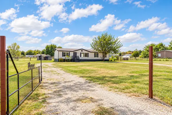 134 Valley Meadows Drive, Springtown, TX 76082