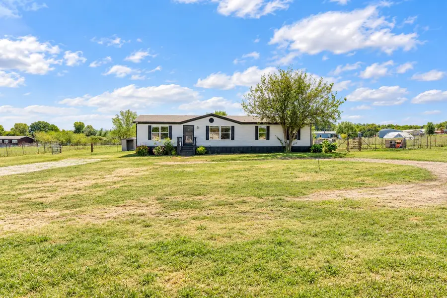 134 Valley Meadows Drive, Springtown, TX 76082 - #3