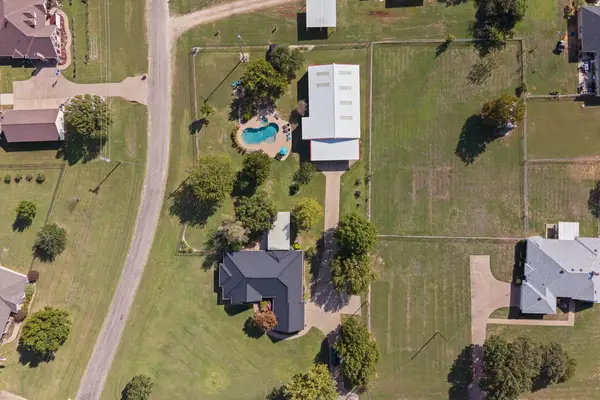 324 Highpoint Road, Burleson, TX 76028