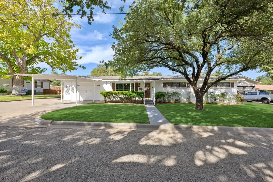 604 Crestview Drive, Granbury, TX 76048 - #3