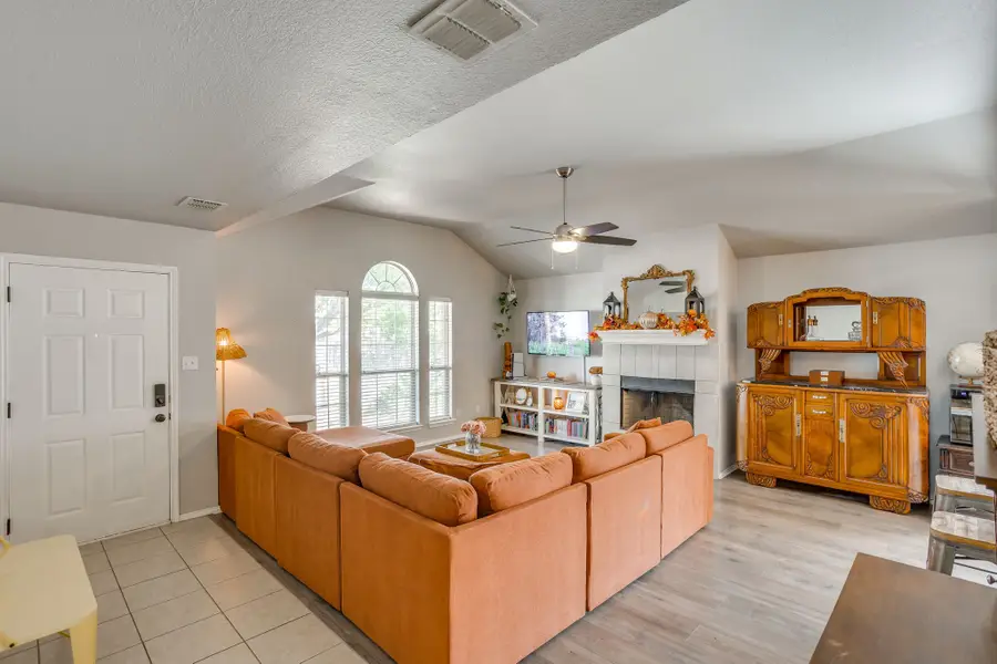 4002 Sapphire Lane, Granbury, TX 76049 - #3