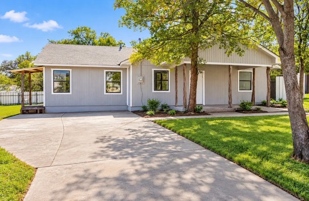 511 SW 3rd Street, Mineral Wells, TX 76067 - #1
