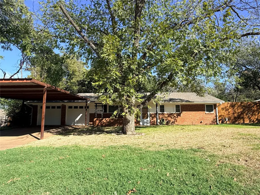 1405 Thompson Drive, Graham, TX 76450 - #2