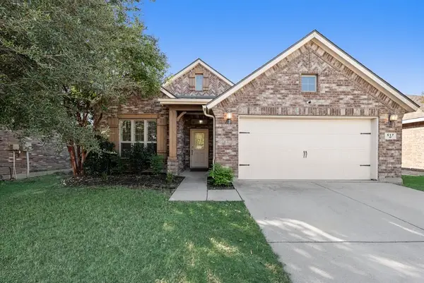517 Goldstone Lane, Fort Worth, TX 76131