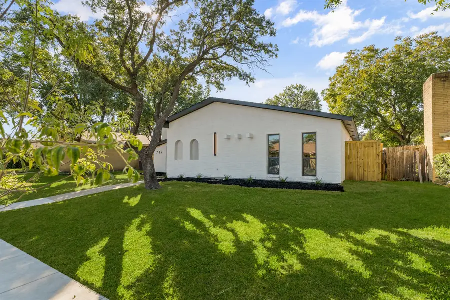 717 Bluebonnet Drive, Grand Prairie, TX 75052 - #3