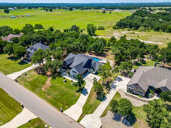673 S Sugartree Drive, Lipan, TX 76462