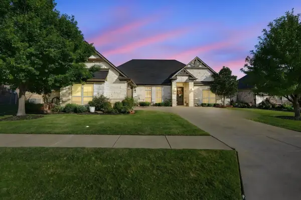 105 Piper Parkway, Waxahachie, TX 75165