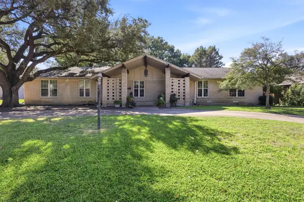 7806 Woodstone Lane, Dallas, TX 75248